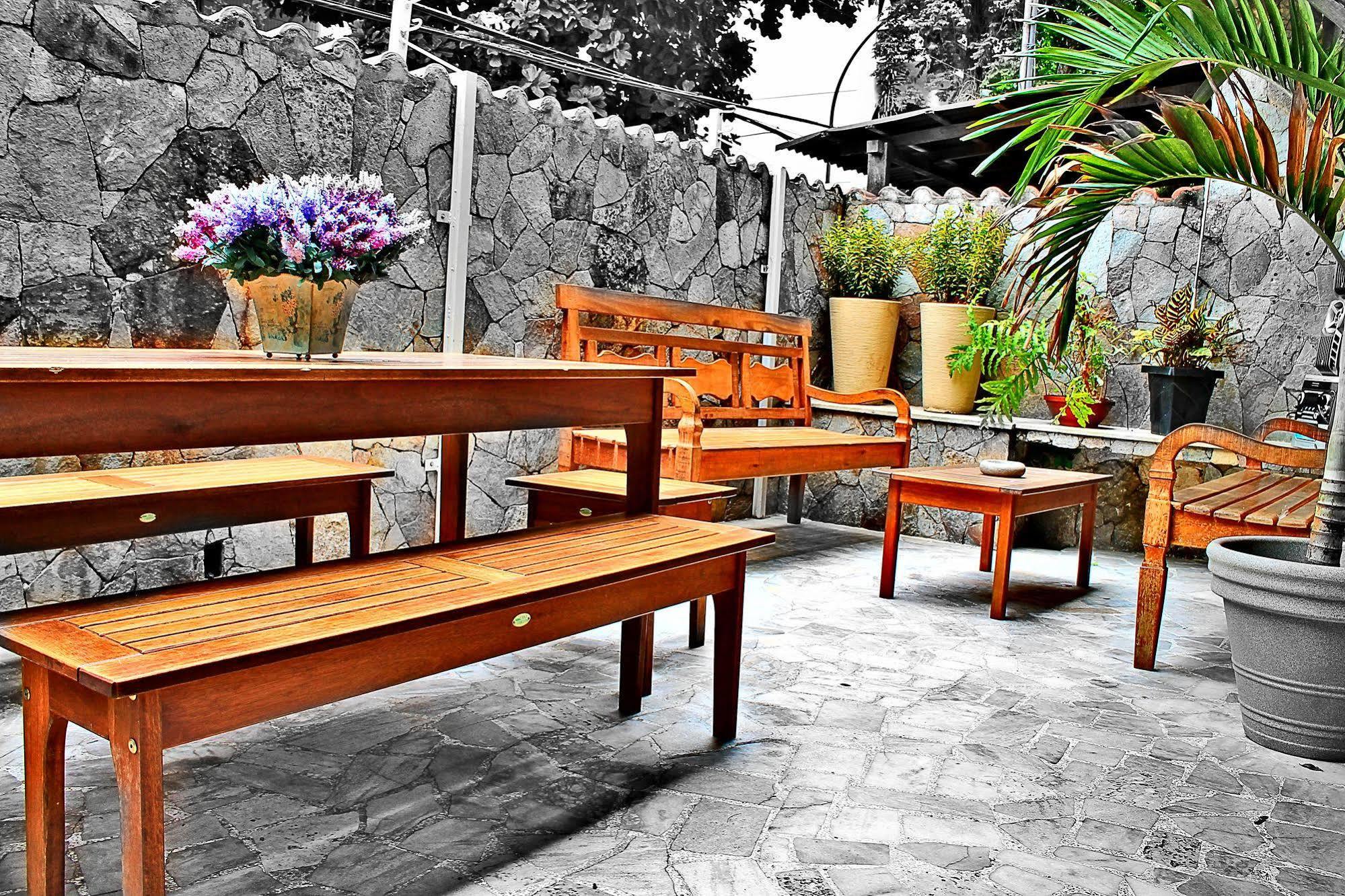 Albergue Beach Backpackers *